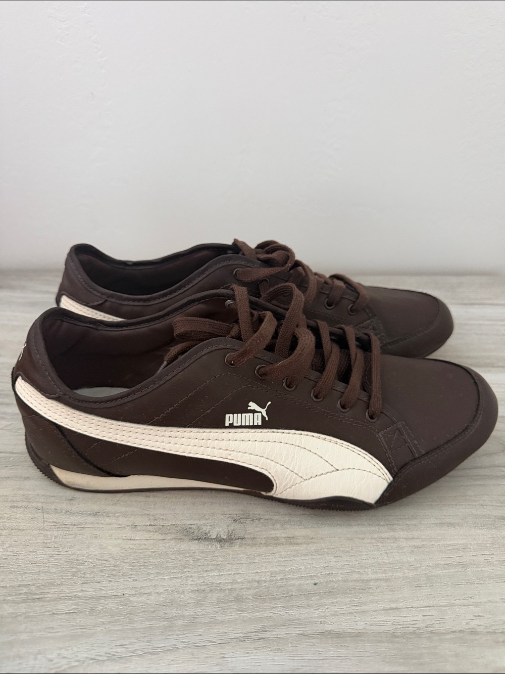 Puma Men's Brown Sneakers with Cream Side Stripe
